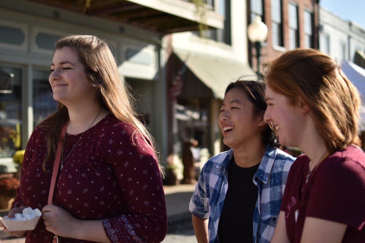 Students Explore Apple Fest, 2019-2020