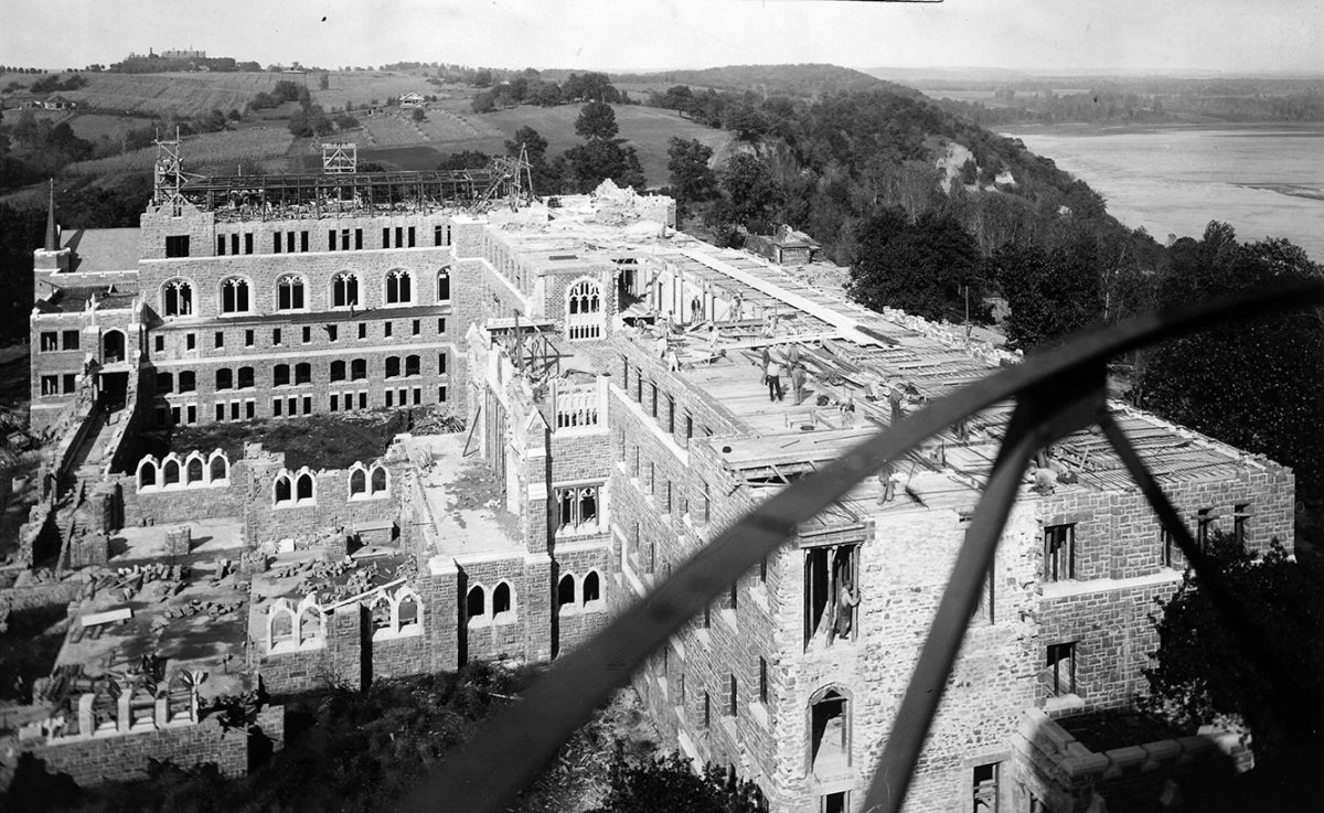 1929 brought about the attic and roof of the whole complex.