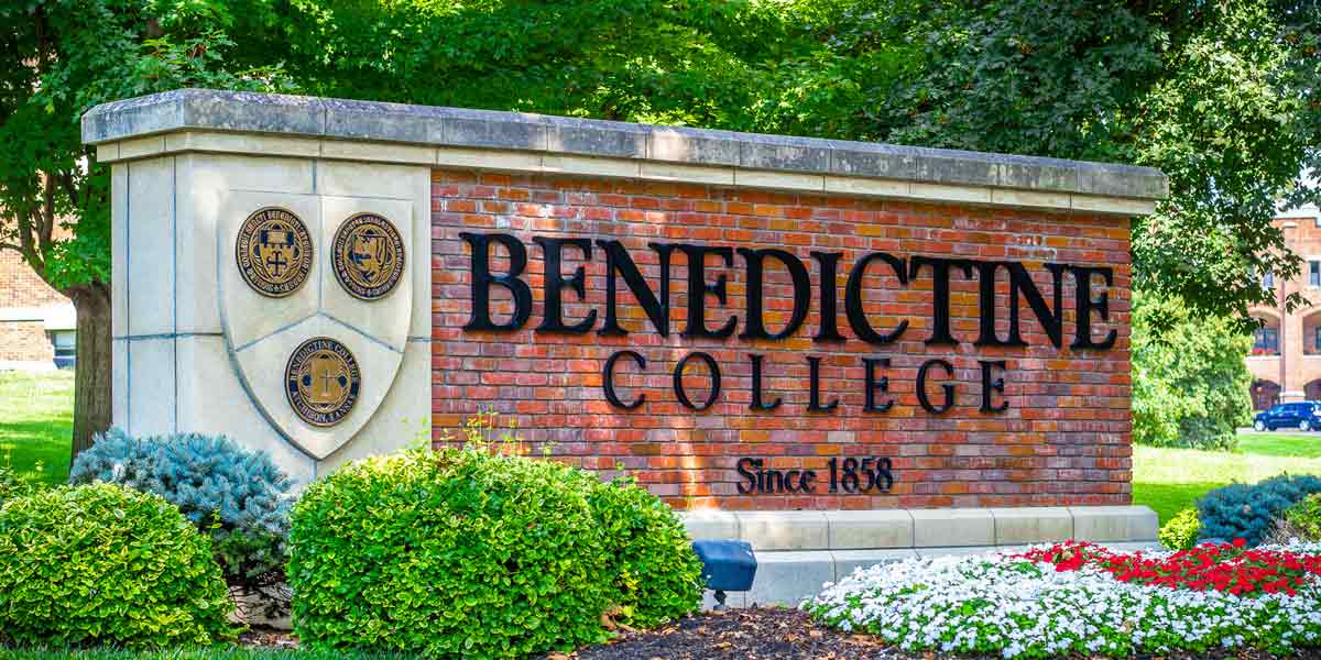 The sign at the entrance to Benedictine College