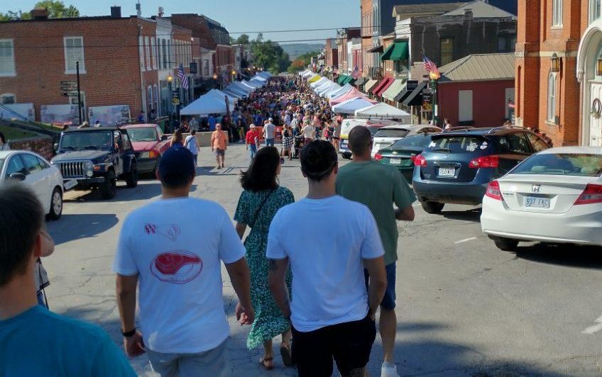 Benedictine students enjoy Weston Applefest.